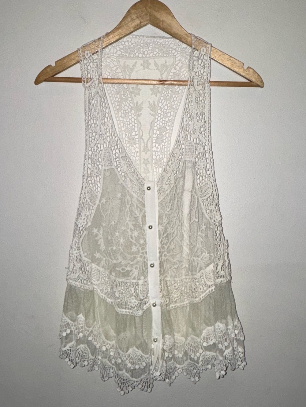 Lace Button-Front Crochet Lace Vest in White Size Small